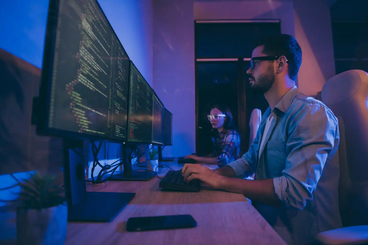 Construye sitios dinámicos: Habilidades en HTML, CSS, JavaScript.